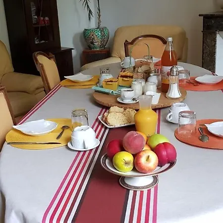Couette-café Manoir De Tireveste 3*
