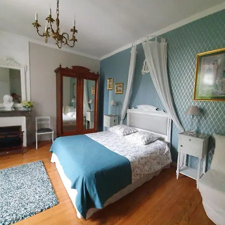 Bed & Breakfast Manoir De Tireveste