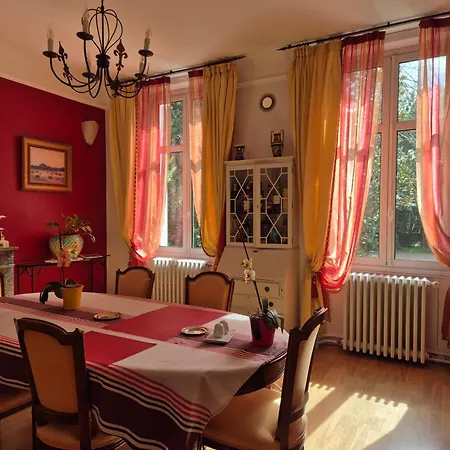 Couette-café Manoir De Tireveste 3*