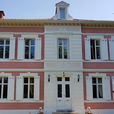 Manoir De Tireveste Bed & Breakfast