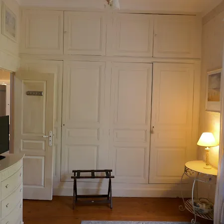 Manoir De Tireveste Bed & Breakfast 3*