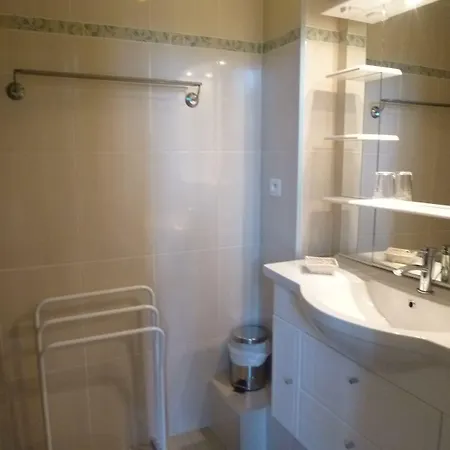 Manoir De Tireveste 3*