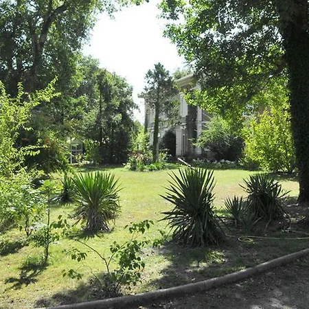 Bed & Breakfast Manoir De Tireveste