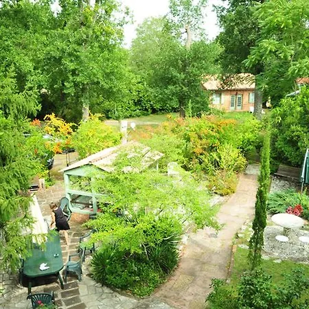 Bed & Breakfast Manoir De Tireveste 3*