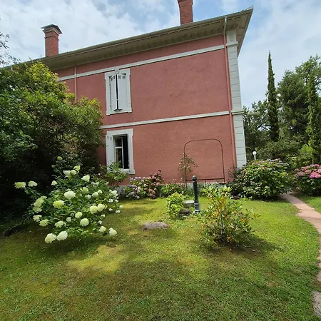 Manoir De Tireveste 3*