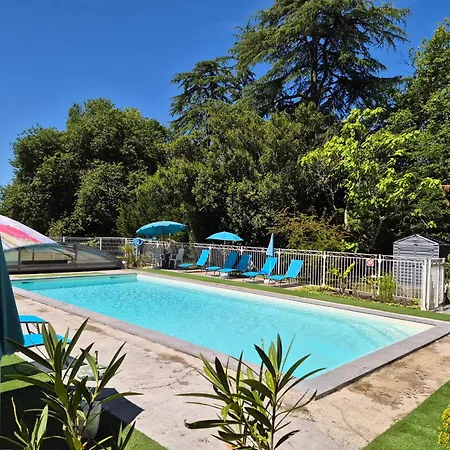 Manoir De Tireveste Bed & Breakfast 3*
